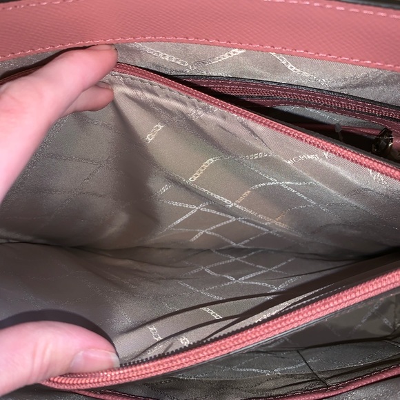 Michael Kors voyager east west tote - Picture 7 of 8